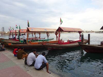Abry przy nabrzeżu Dubai Creek