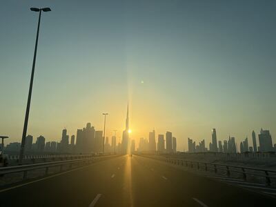 Zachód słońca nad Sheikh Zayed Road