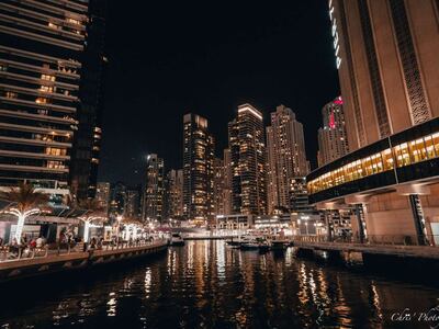 Dubai Marina nocą
